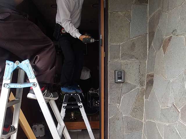 玄関枠取付