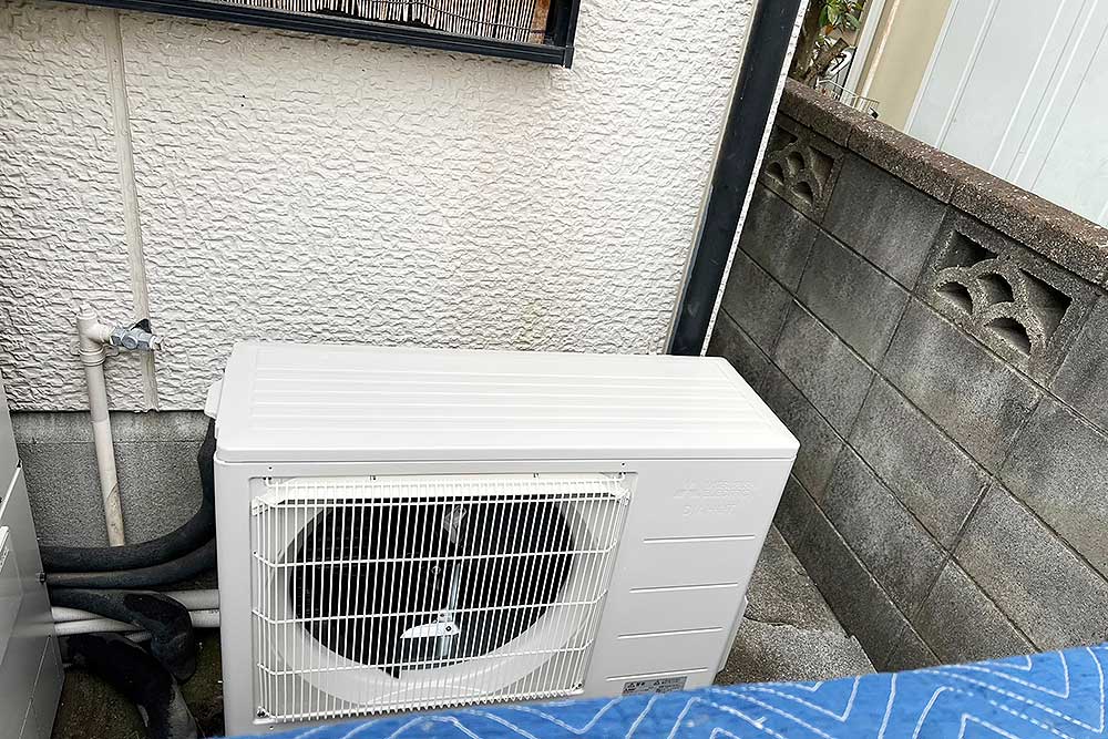 設置後のヒートポンプユニット