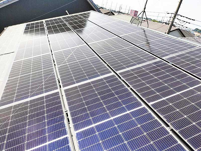 設置後の太陽光パネル