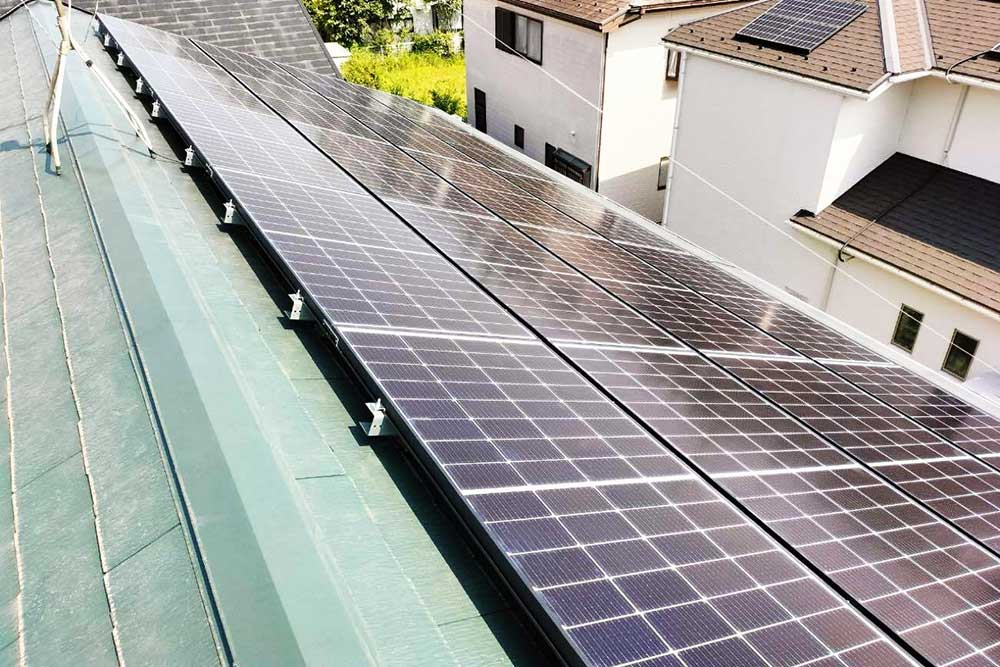 設置後の太陽光パネル