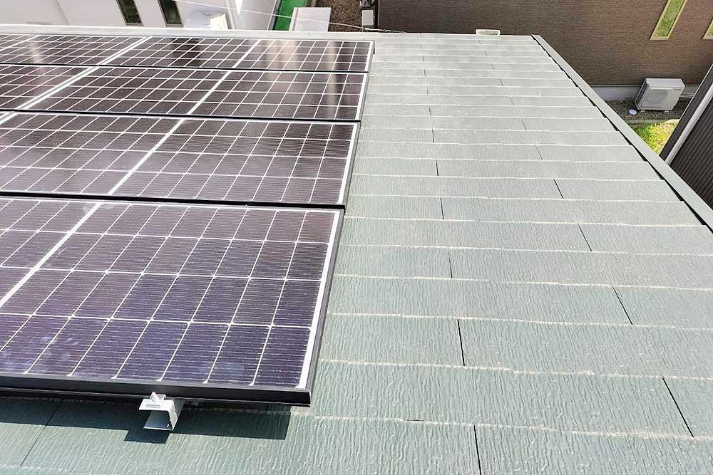 設置後の太陽光パネル