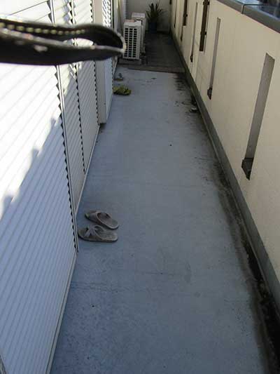 塗装前のベランダ