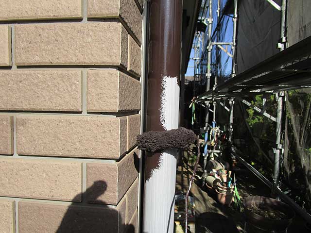 縦樋の塗装