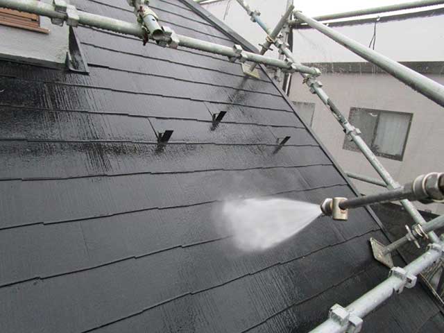 屋根の高圧洗浄