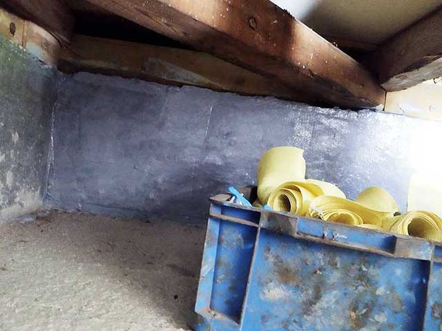 アラミド繊維の上からタックダイン補強材を塗布