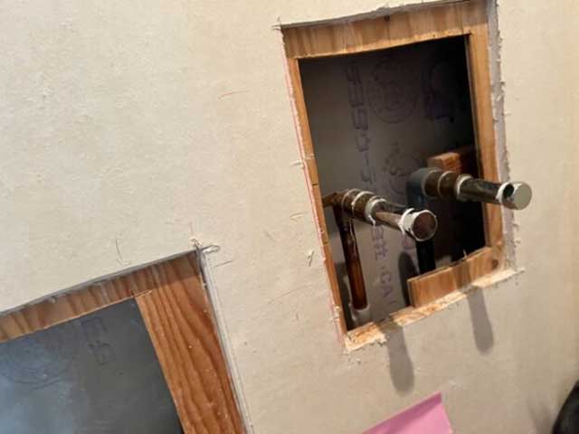 浴室内コンクリート打設