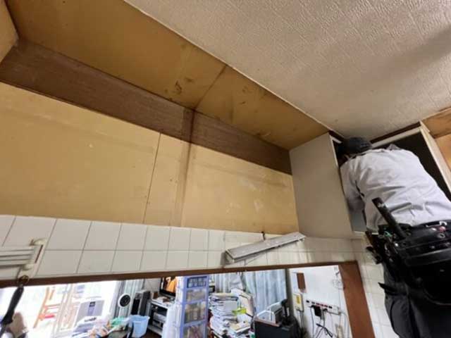 キッチンの解体