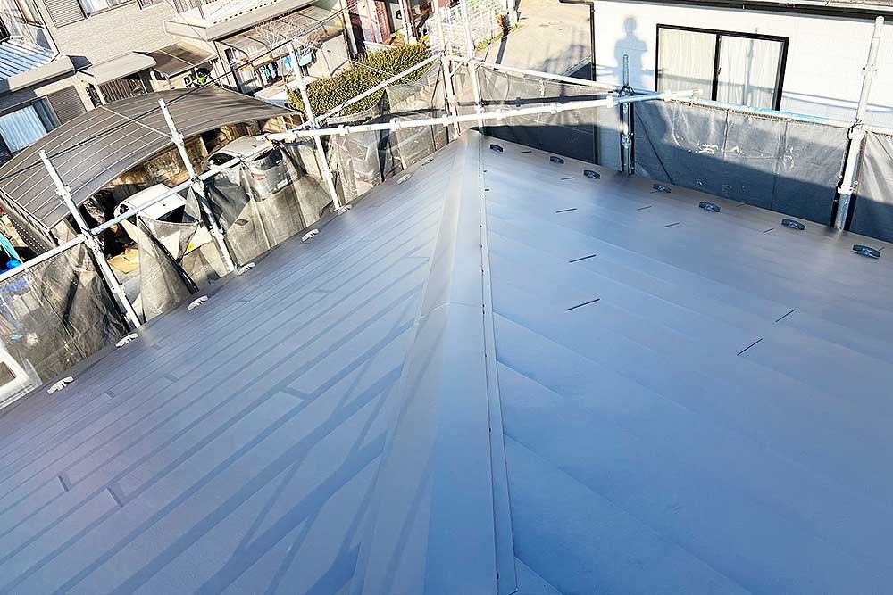 施工後のガルバリウム屋根