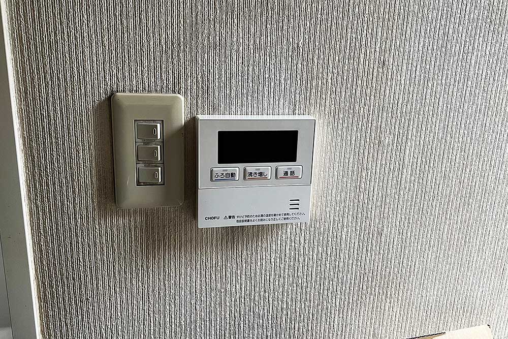 設置後のキッチン側のリモコン