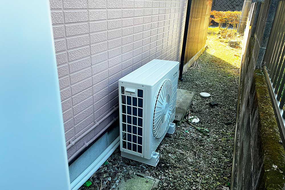 設置後のヒートポンプユニット