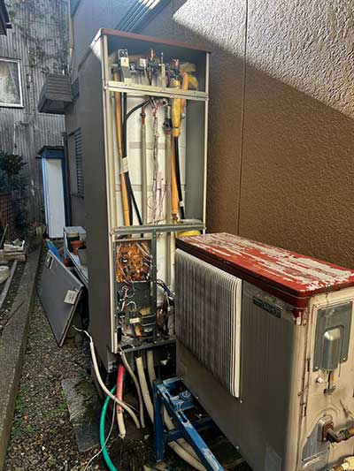 交換前のエコキュート