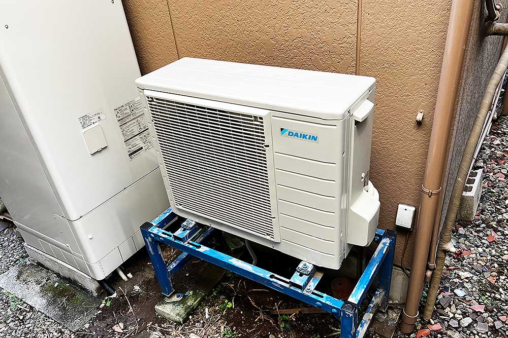 設置後のヒートポンプユニット