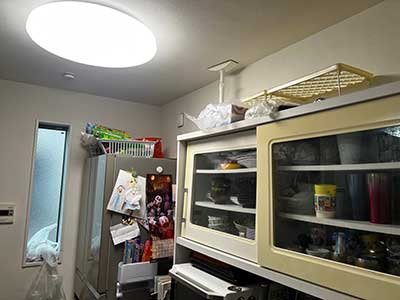 交換前のキッチンカップボード
