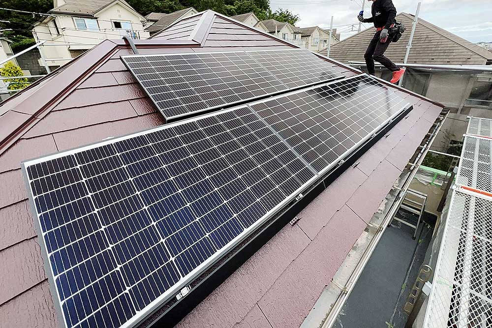 設置後の太陽光パネル