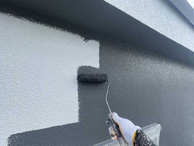 外壁の中塗り