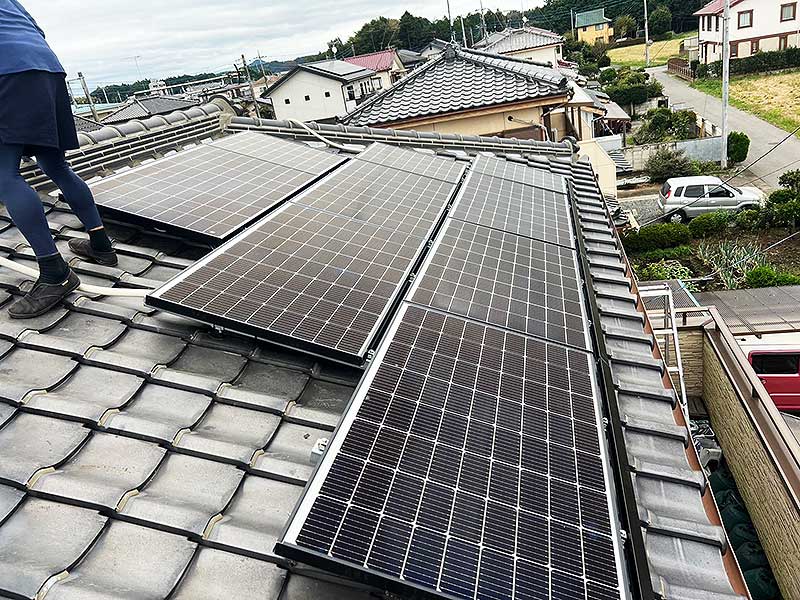 設置後の太陽光パネル