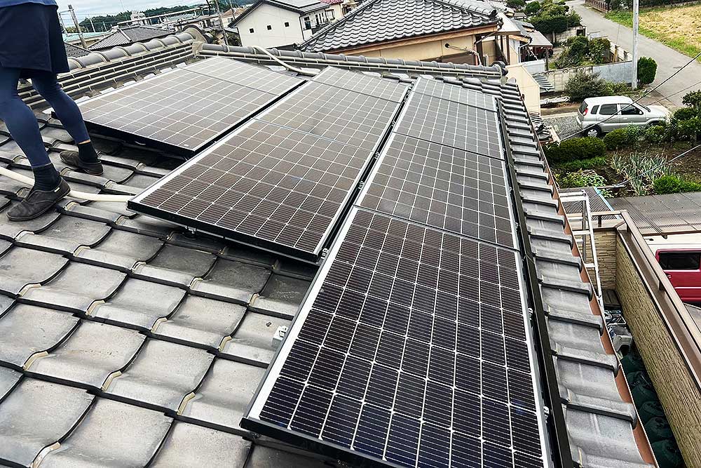 設置後の太陽光パネル