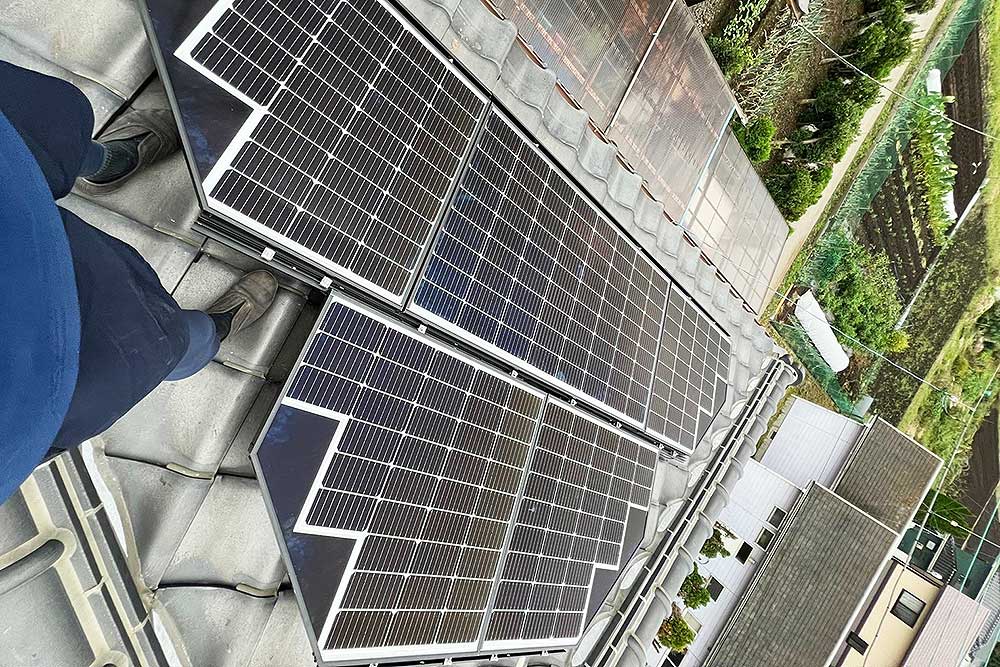 設置後の太陽光パネル