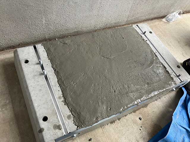 蓄電池スマートスターの土台打ち込み