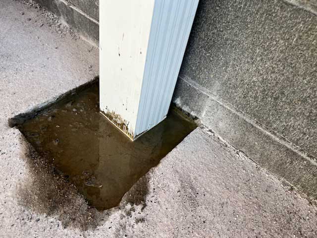 柱部分にモルタル流し込み