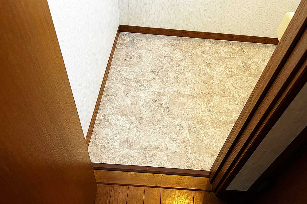 交換後の2Fトイレ床