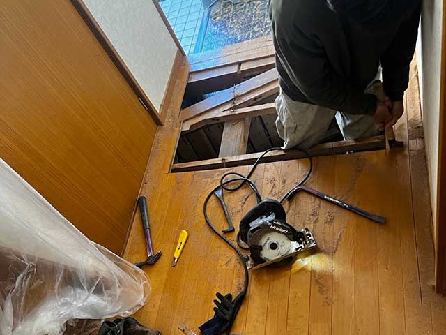 床の解体