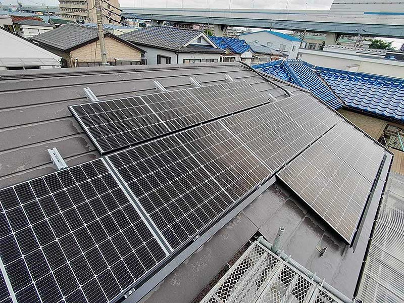 設置後の太陽光パネル