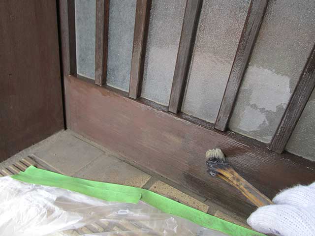 玄関ドアの塗装