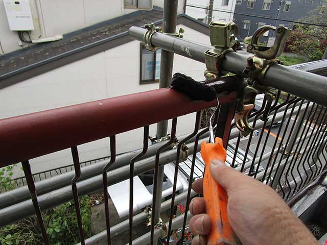 ベランダ手摺りの塗装