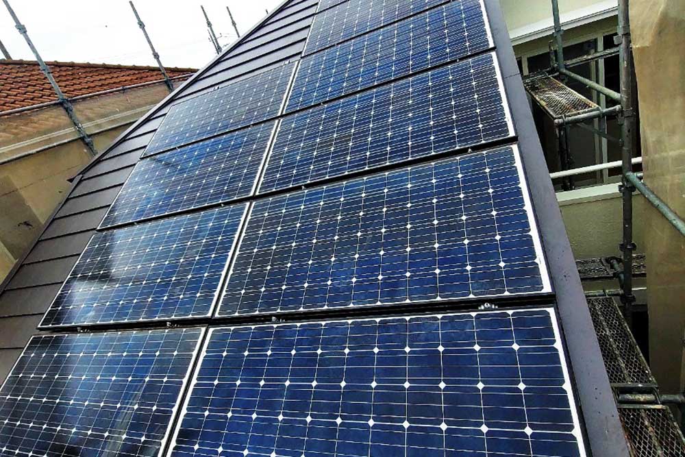 施工後の太陽光発電システム