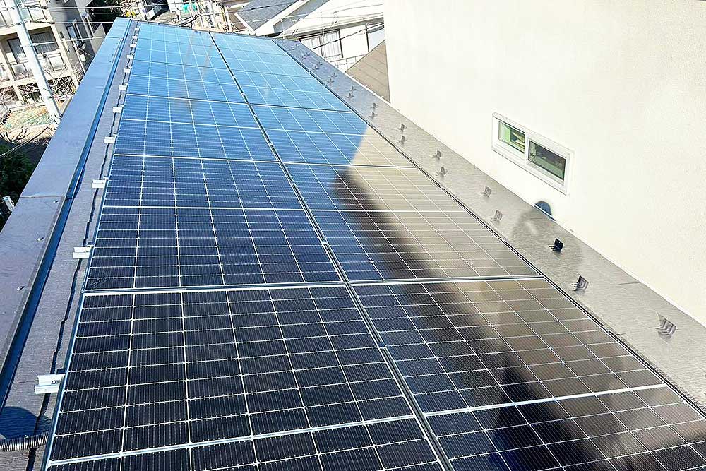 設置後の太陽光パネル
