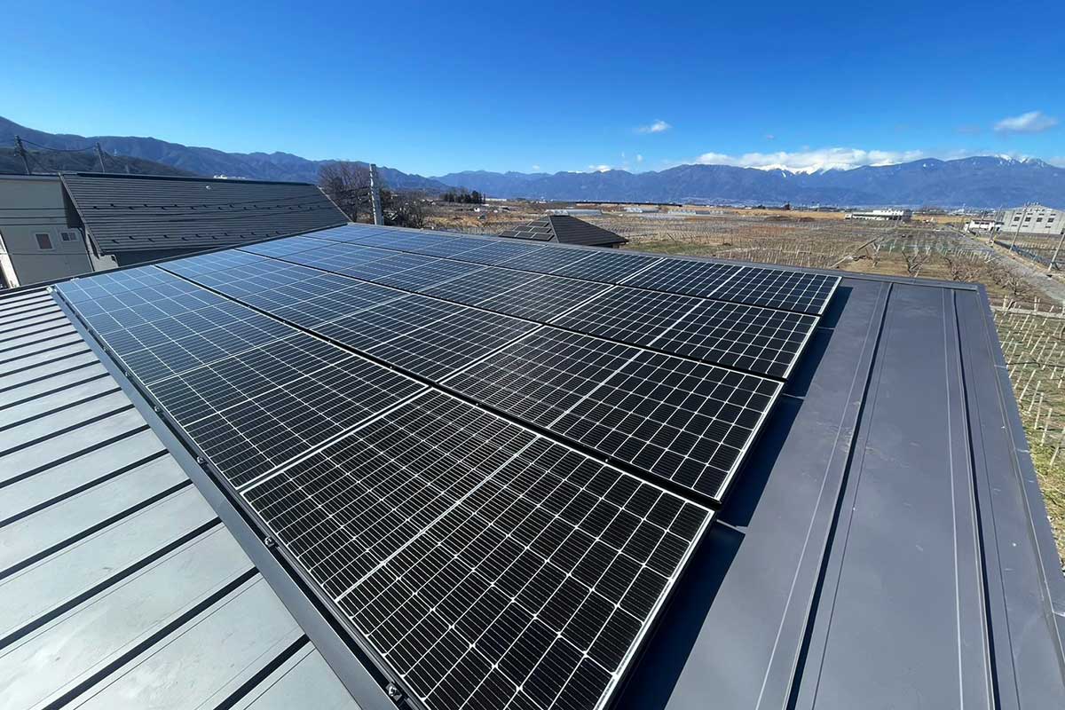 設置後の太陽光パネル