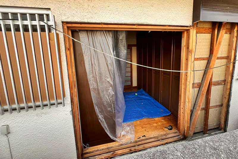 既存の窓・サッシの解体撤去