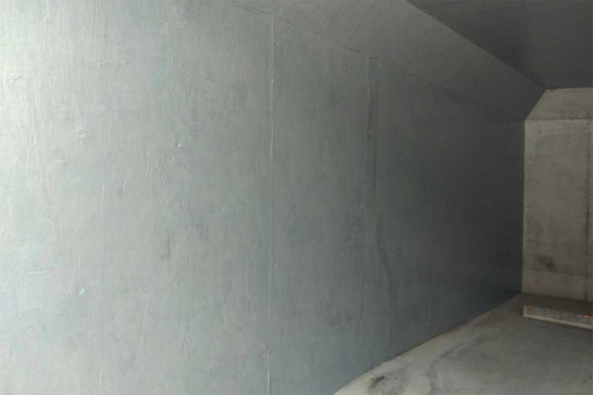 地下車庫・擁壁車庫の補強剤塗布完了