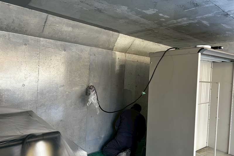 地下車庫・擁壁車庫側面にタックダイン塗布