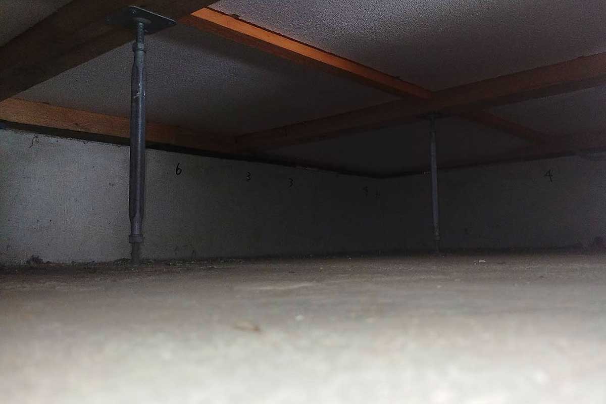 施工前の床下基礎