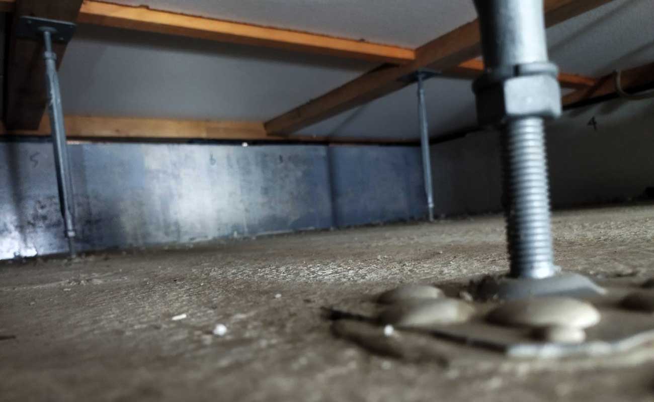 埼玉県北足立郡　床下基礎補強