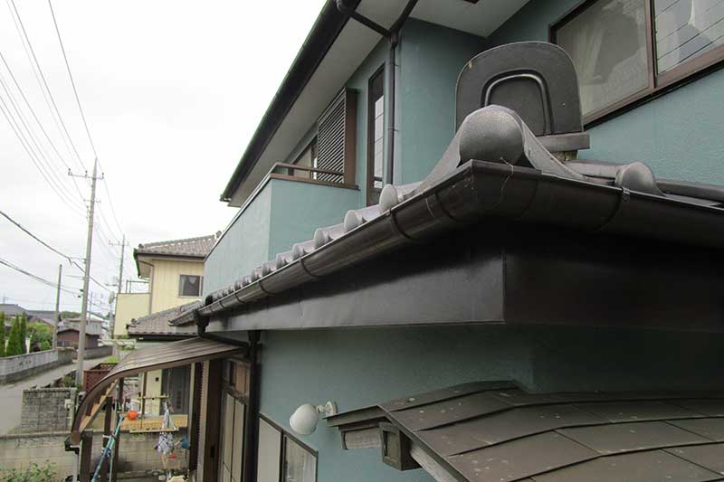 既存の下屋根の雨樋