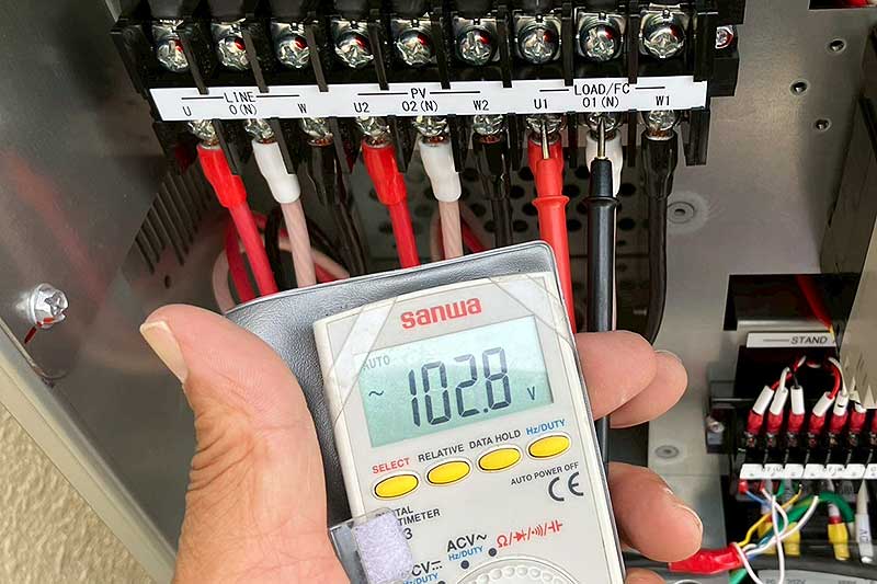 パワコンの電圧チェック