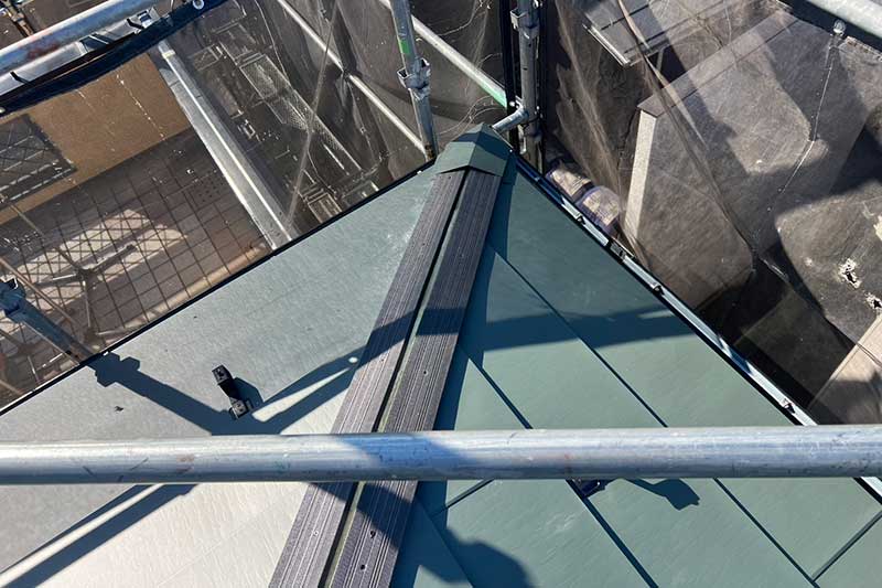 エコランバー・棟板金の剣先取付け