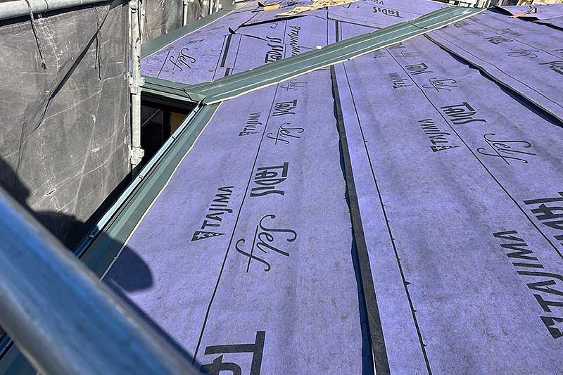 ガルバ材張り込み