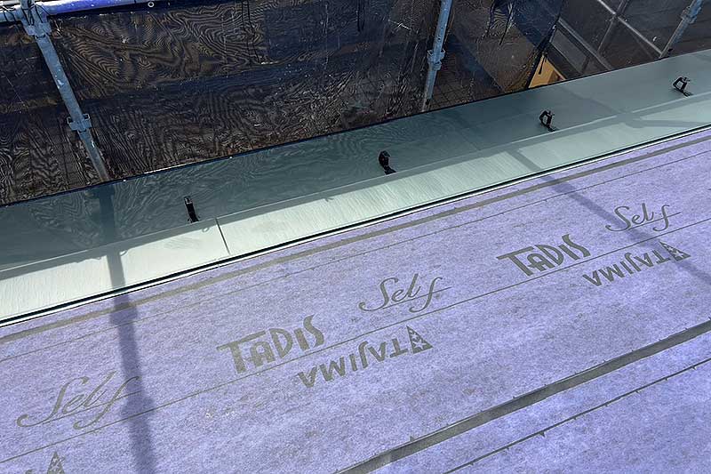 ガルバ材張り込み