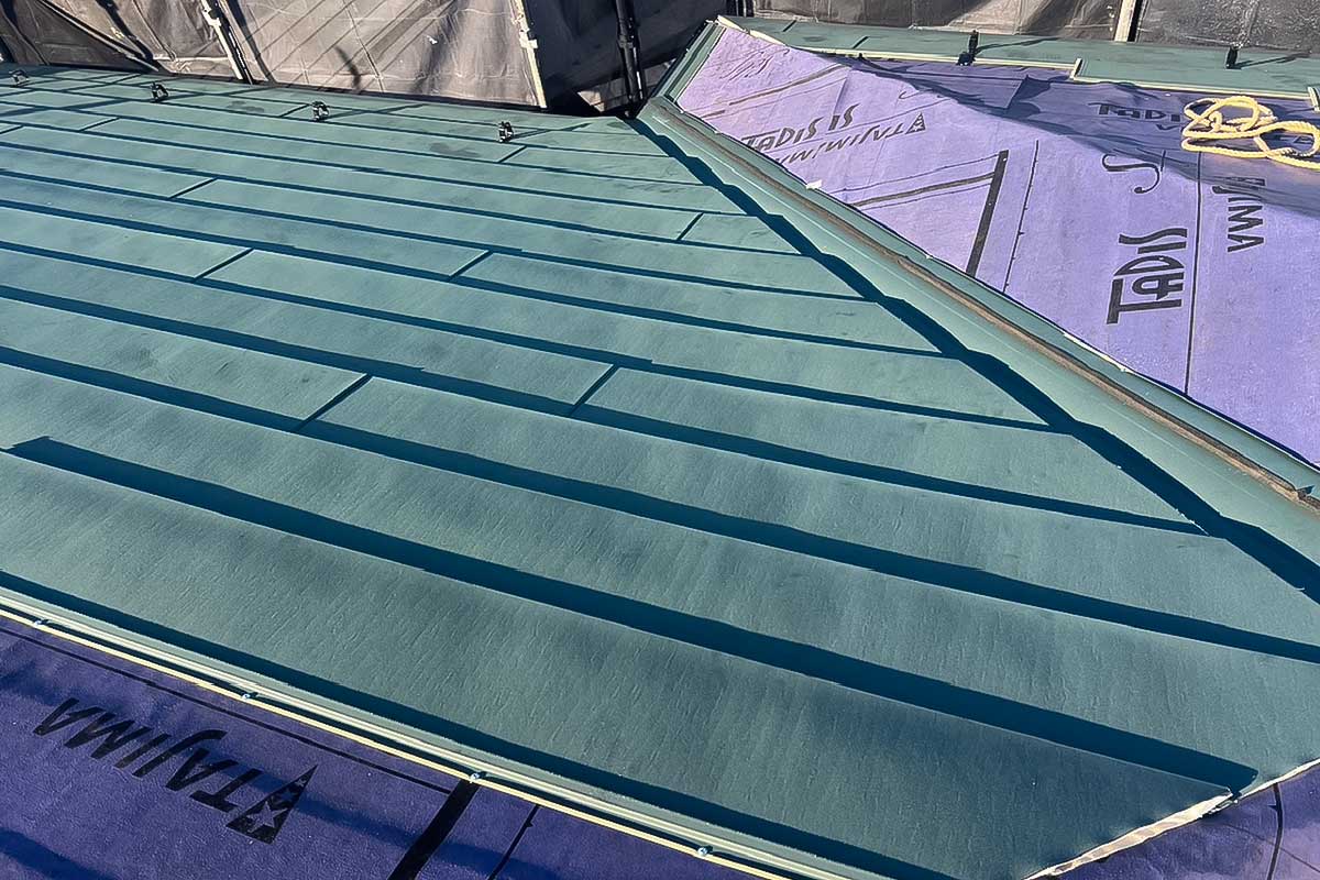 ガルバ材張り込み