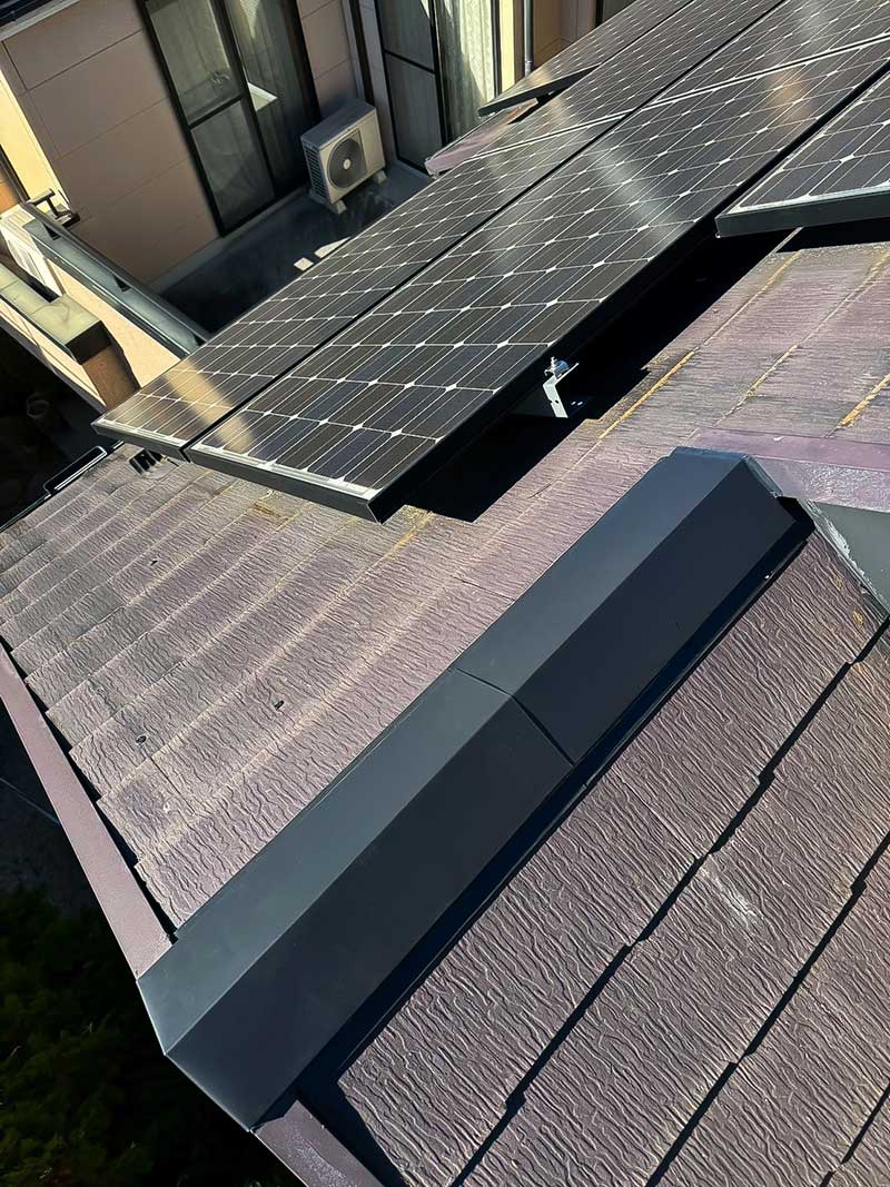 エコランバーの上から新しく棟板金の取付