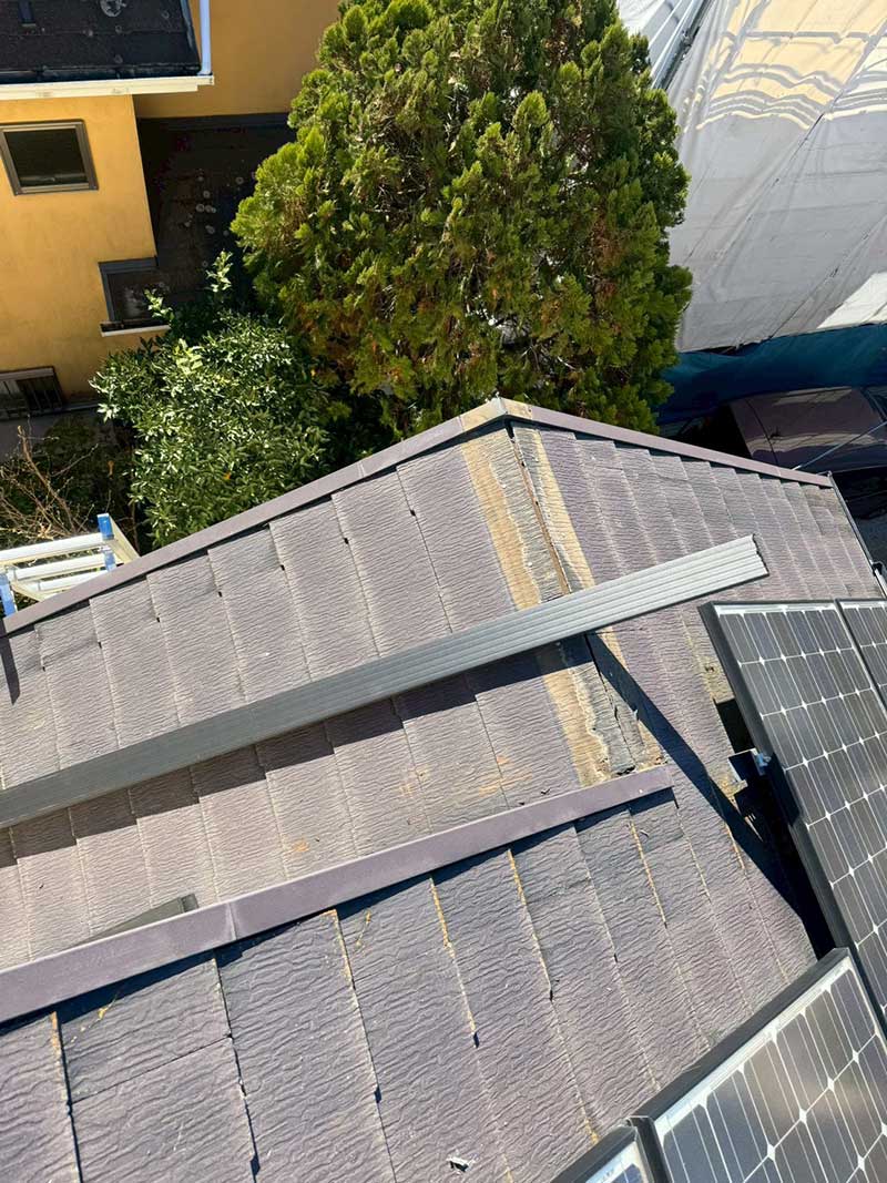 既存の棟板金と貫板の解体・撤去