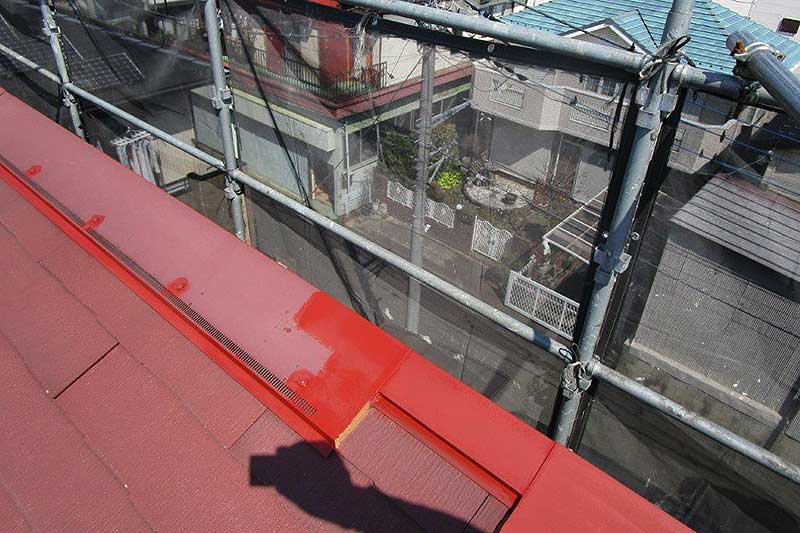 棟板金の錆止め塗装