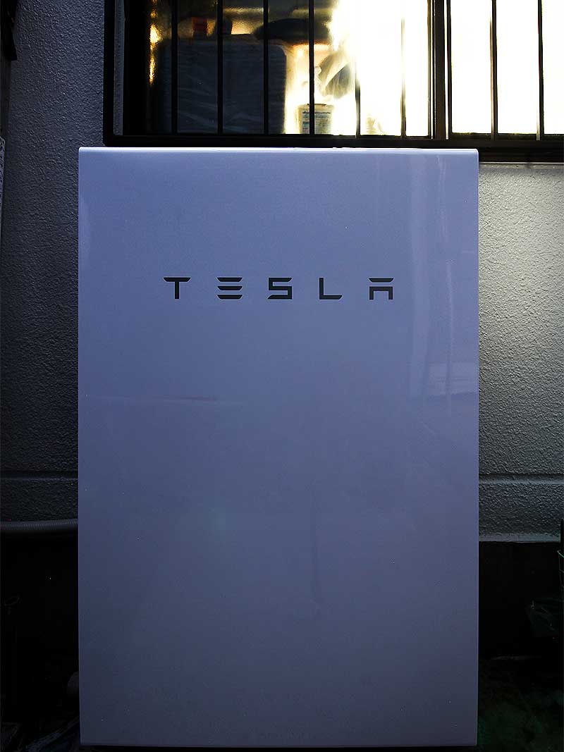 設置後のテスラ（TESLA）製蓄電池Powerwall