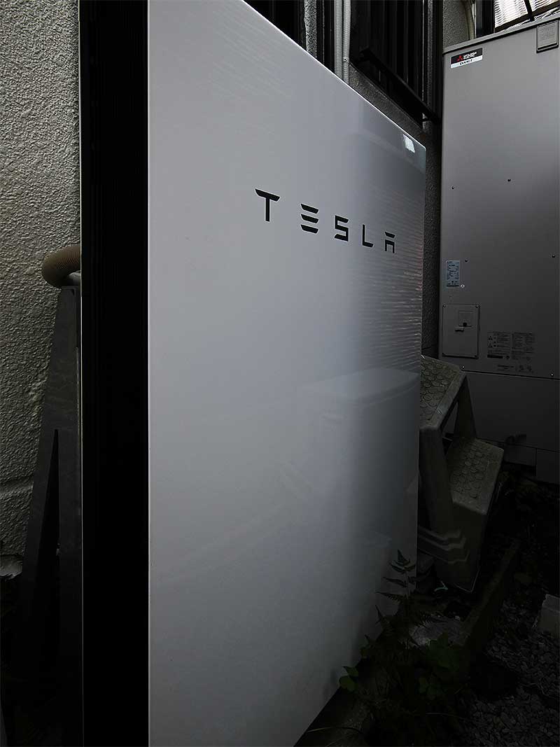 設置後のテスラ（TESLA）製蓄電池Powerwall