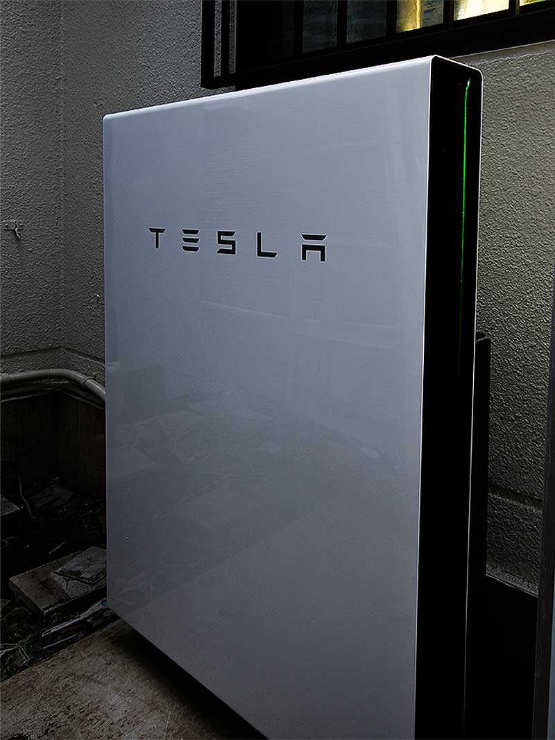 設置後のテスラ（TESLA）製蓄電池Powerwall