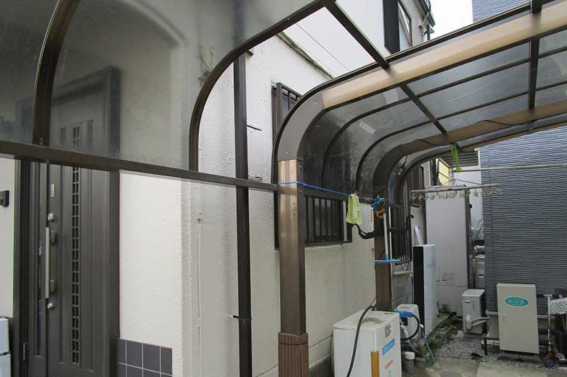 施工前の外壁・カーポート鉄部